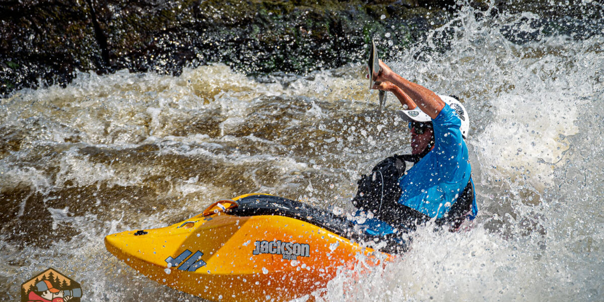 Freestyle kayaking on the Garburator Wave, Ottawa river 20260808